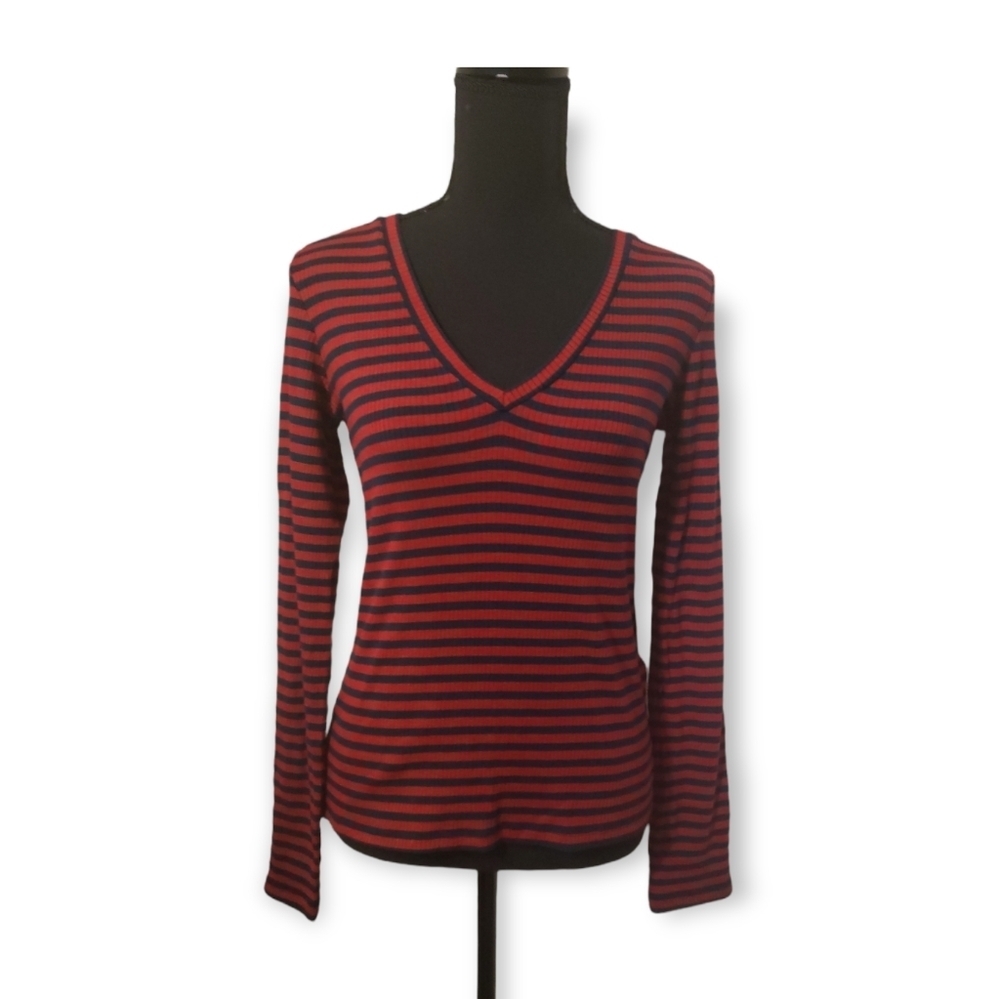 Levi's longsleeve top